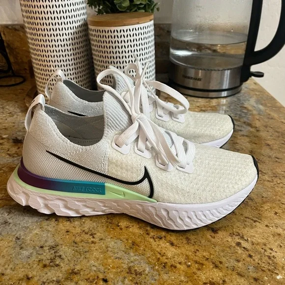Nike Infinity React size 6.5 - Picture 1 of 9